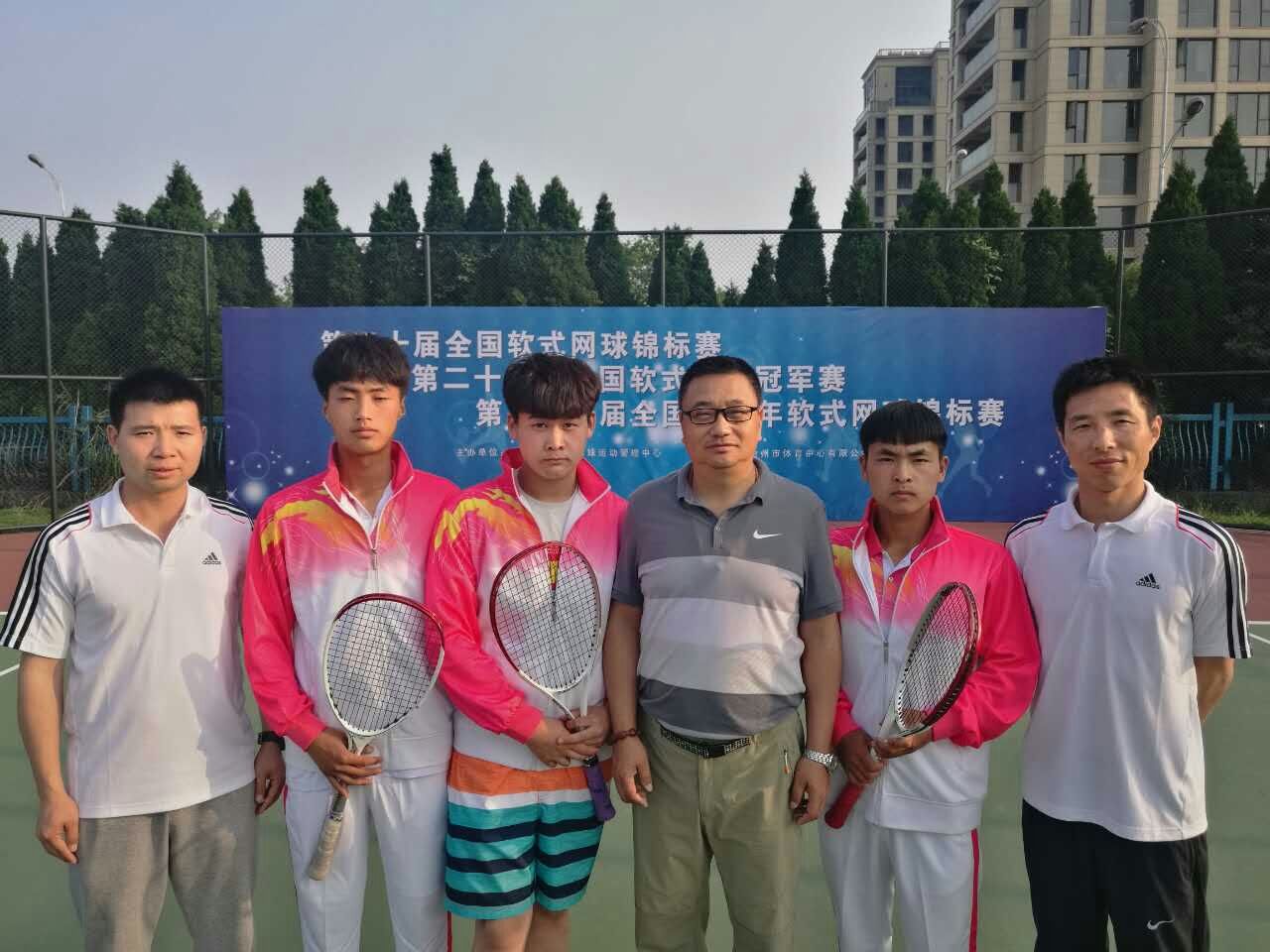 公司参赛队合影